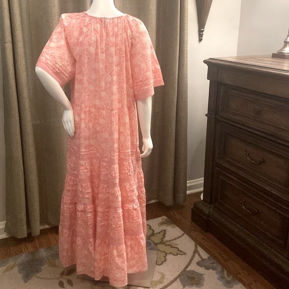 Draper James MIDI Dress Size Medium Like New - Picture 8 of 12